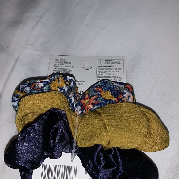 Scünci brand head wrap and scrunchies - Picture 5 of 5